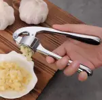 Garlic crusher 